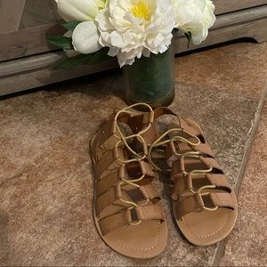 Madden Girl GOran Tan Gladiator Sandals 7.5